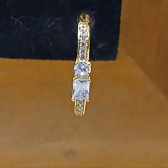 💥 Beautiful Small CZ Carabiner Hoops 💥14K Gold over Brass💥 - Picture 10 of 13